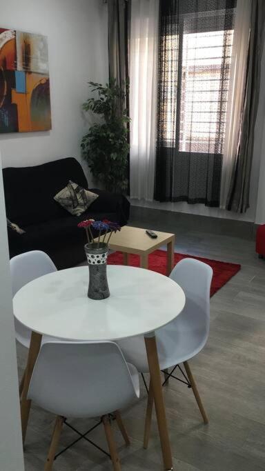 Apartamento A, A 3 Minutos De La Estacion Central De Bus Y Tren Málaga Eksteriør billede