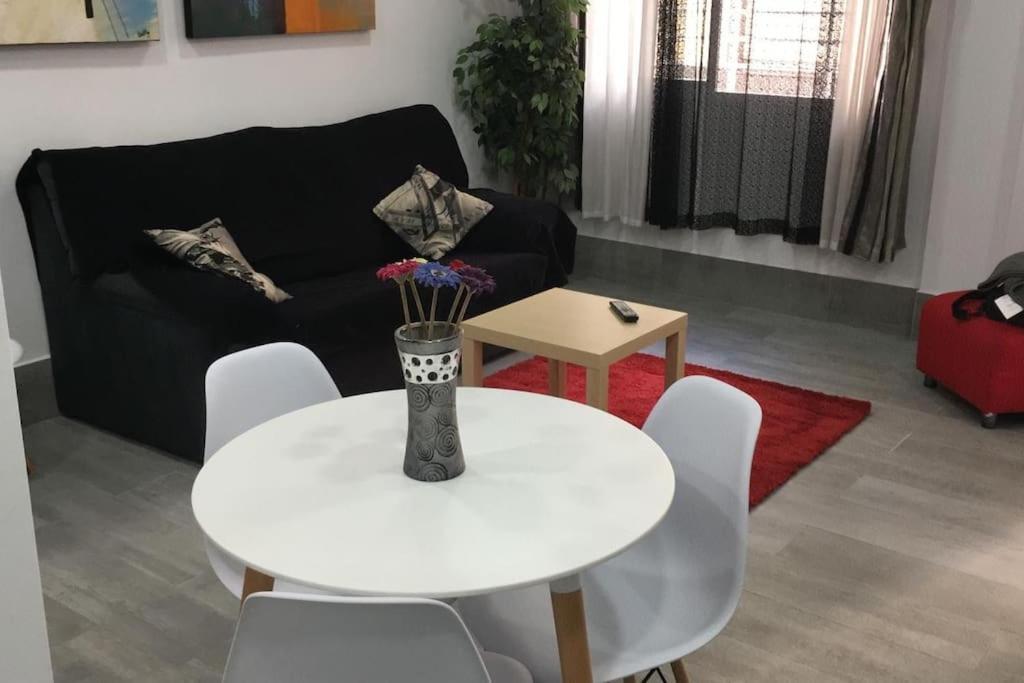 Apartamento A, A 3 Minutos De La Estacion Central De Bus Y Tren Málaga Eksteriør billede